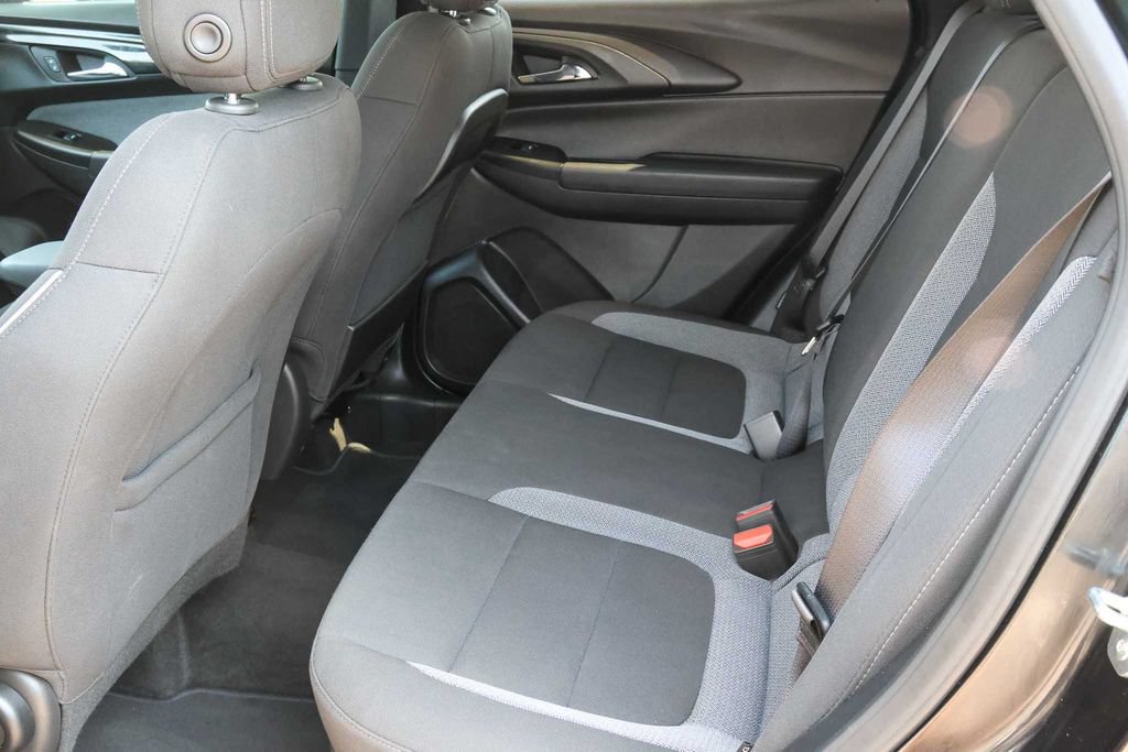 Used 2025 Chevrolet TrailBlazer LT AWD/4WD image 13