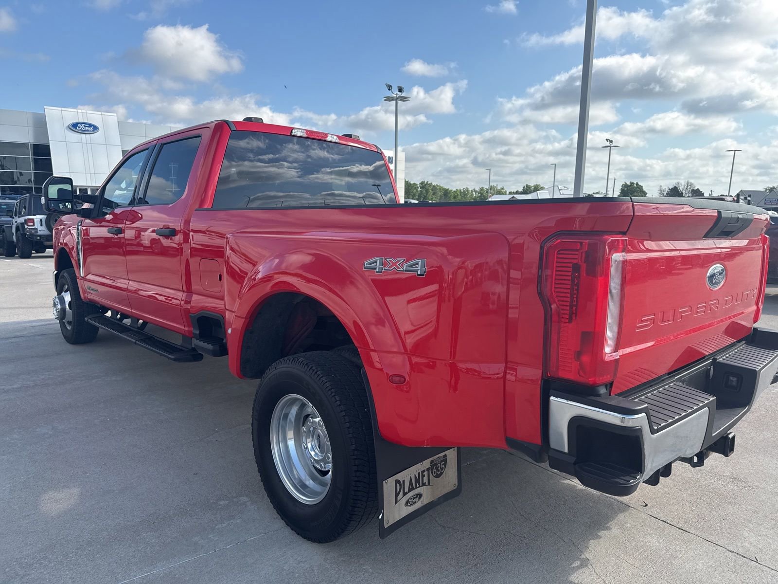Used 2023 Ford F350 XLT AWD/4WD image 6