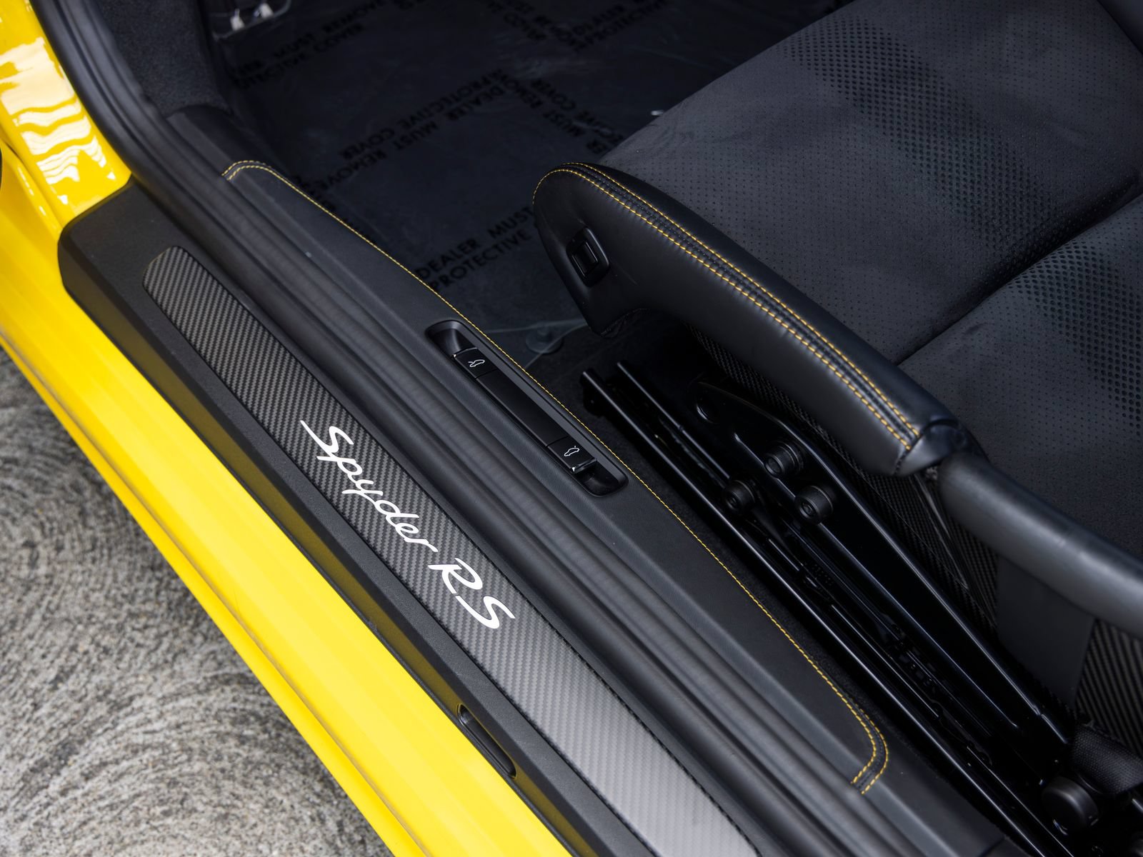 Certified 2025 Porsche 718 Boxster Spyder RS RWD image 41