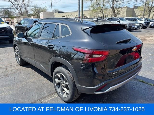 Certified 2024 Chevrolet Trax LT w/ Driver Confidence Package FWD image 2