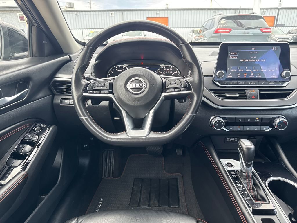 Used 2023 Nissan Altima 2.5 SR image 13