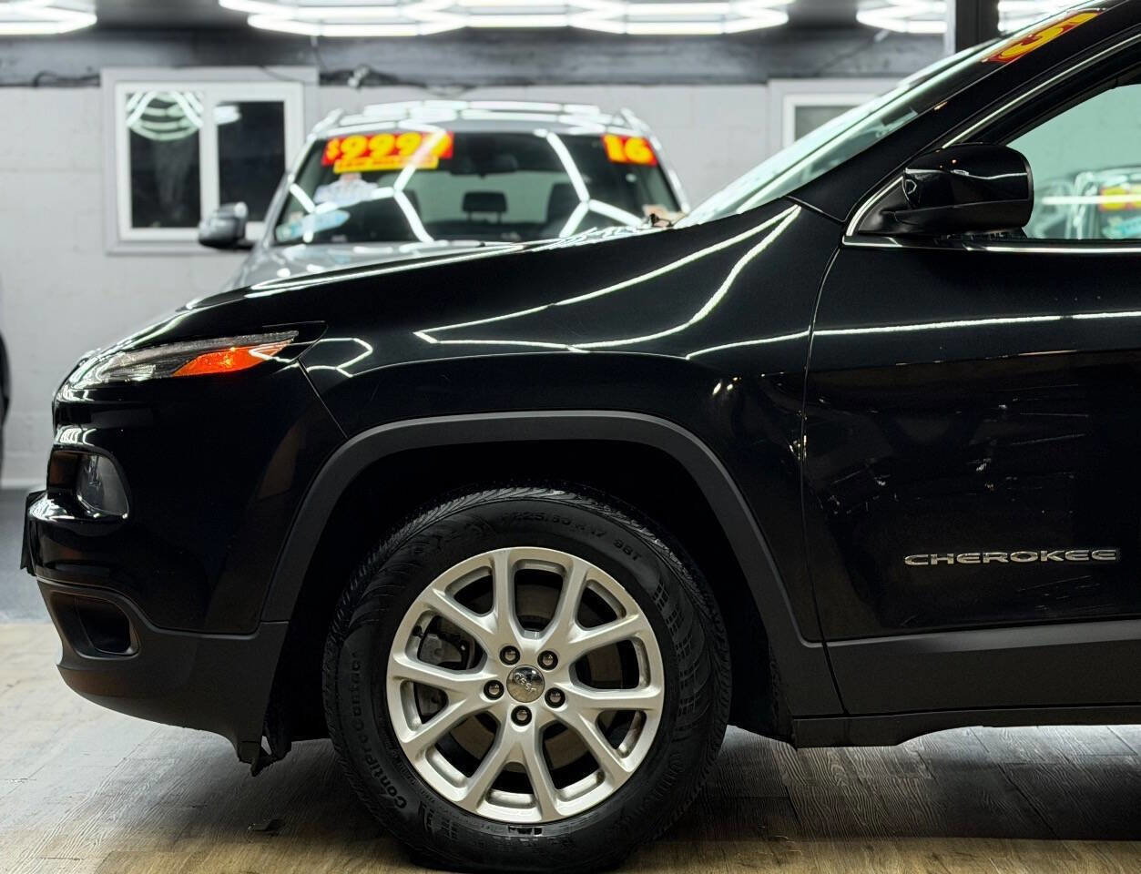 Used 2015 Jeep Cherokee Latitude image 5