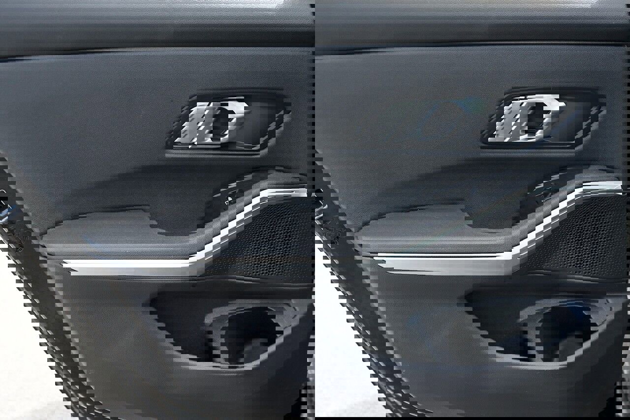 Used 2020 BMW 330i xDrive Sedan w/ M Sport Package image 11