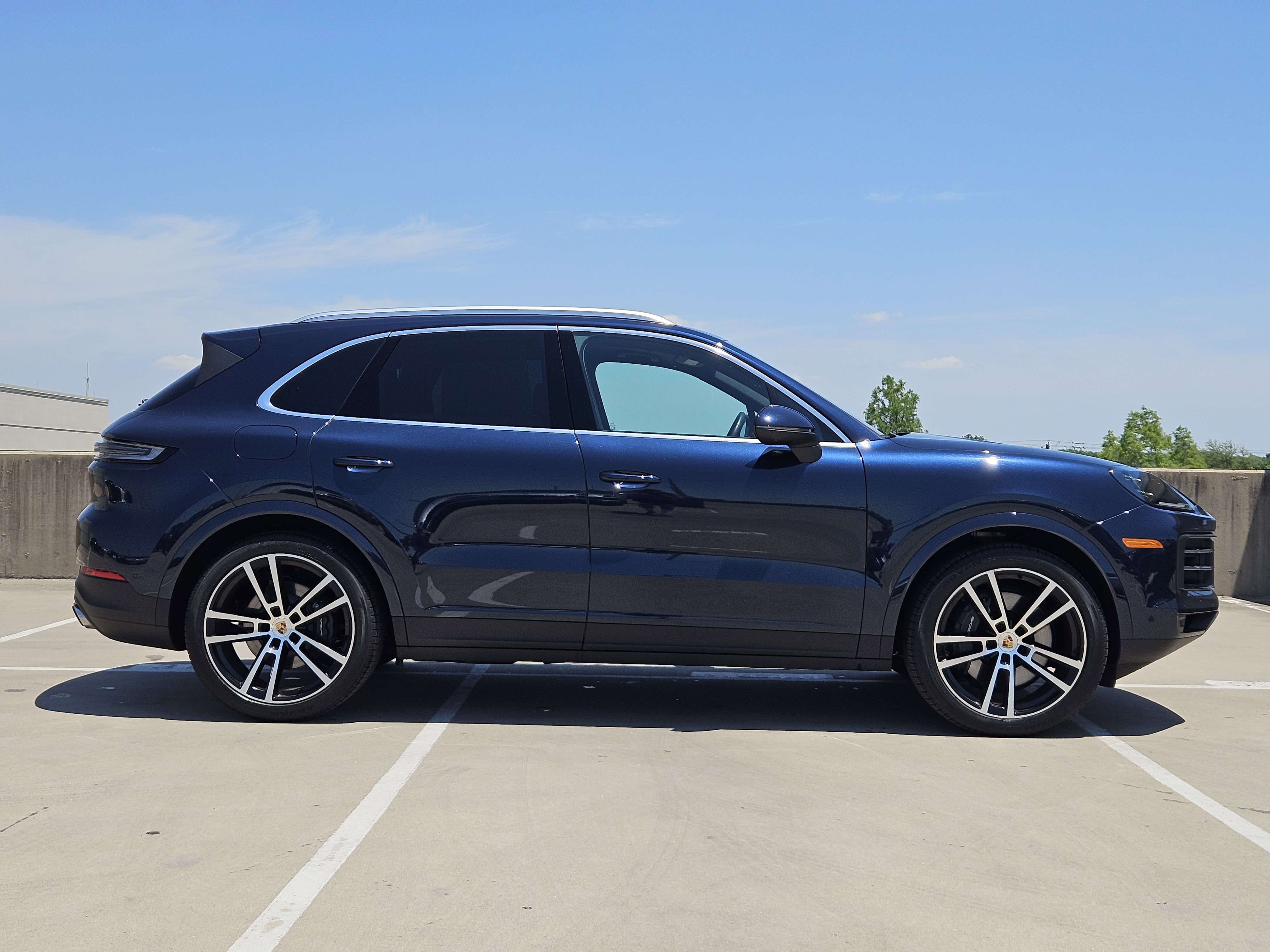 Certified 2025 Porsche Cayenne AWD/4WD image 9