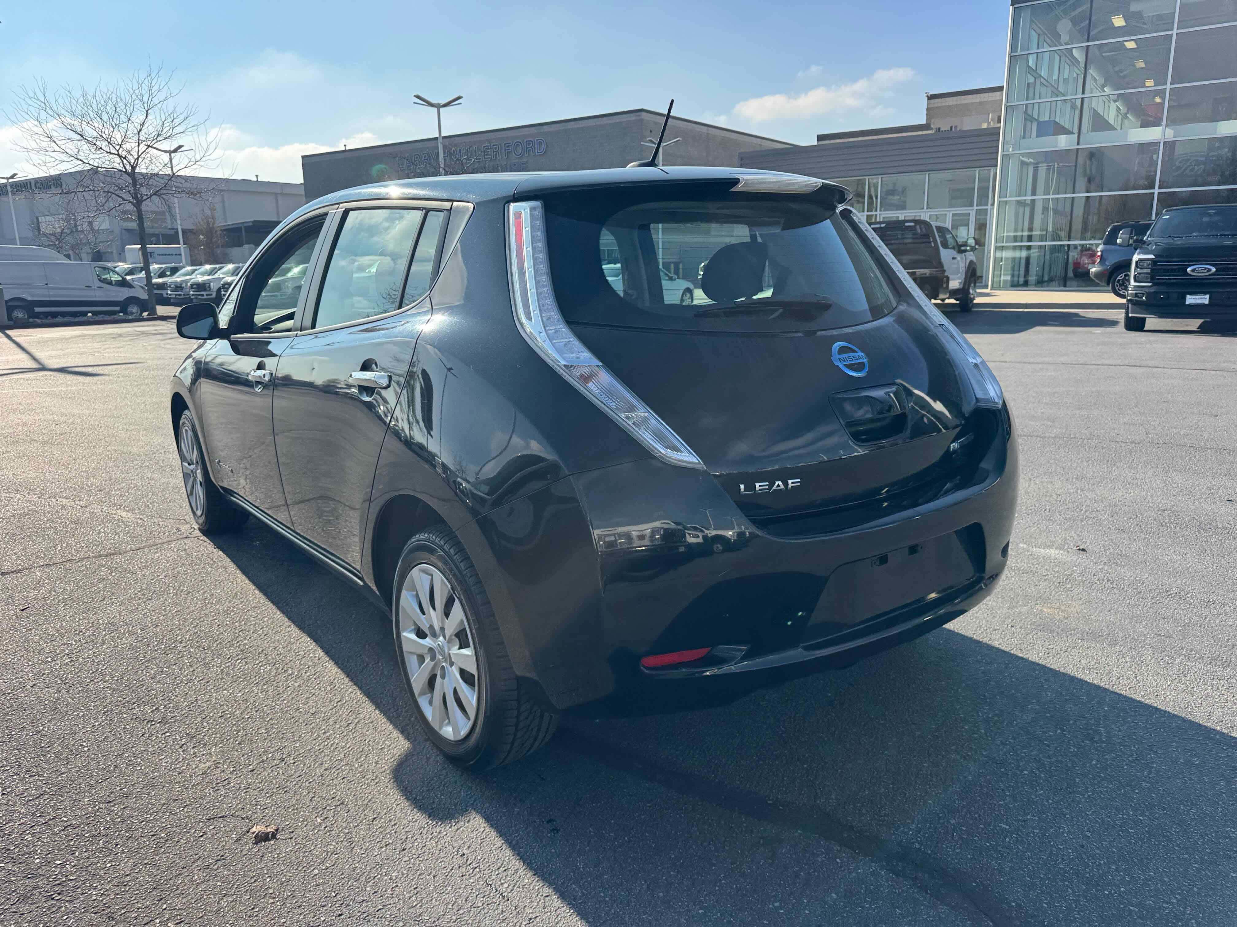 Used 2015 Nissan Leaf S w/ Charge Package image 5