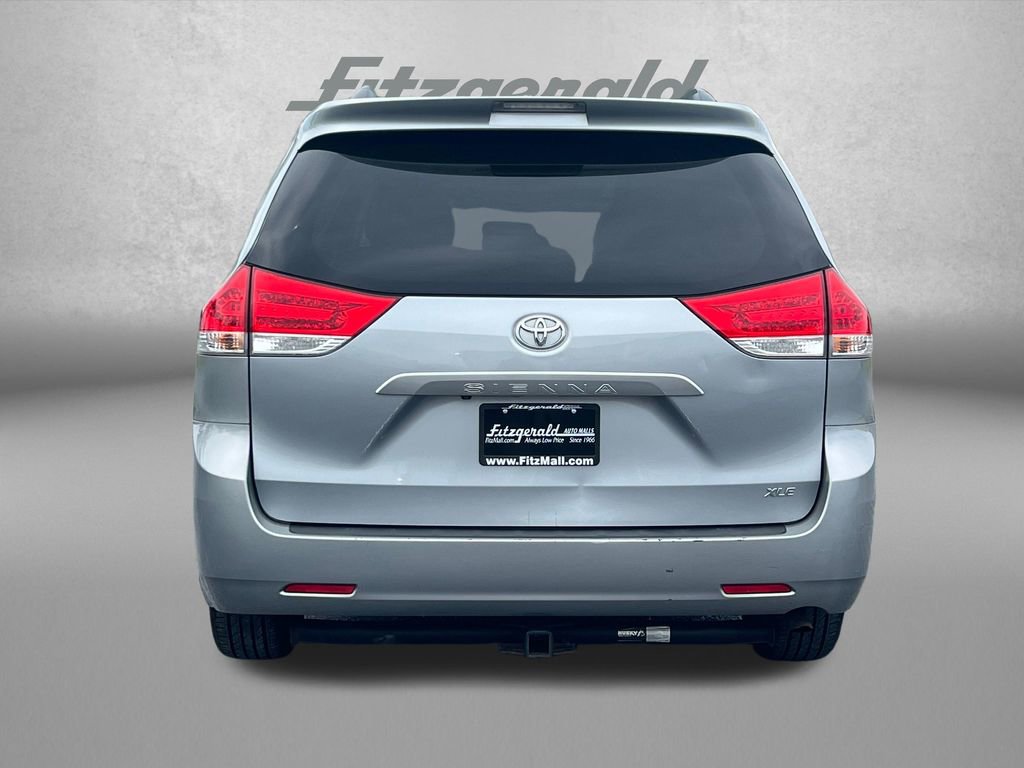Used 2014 Toyota Sienna XLE FWD image 6