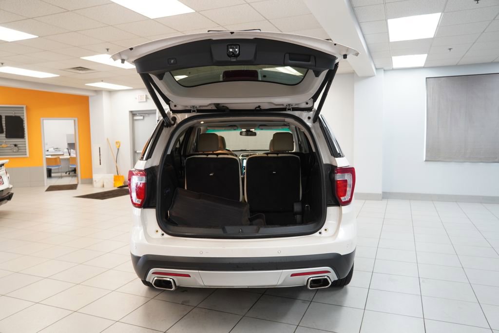 Used 2017 Ford Explorer Platinum image 10
