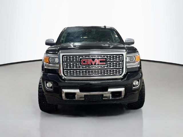 Used 2019 GMC Sierra 2500 Denali AWD/4WD image 3