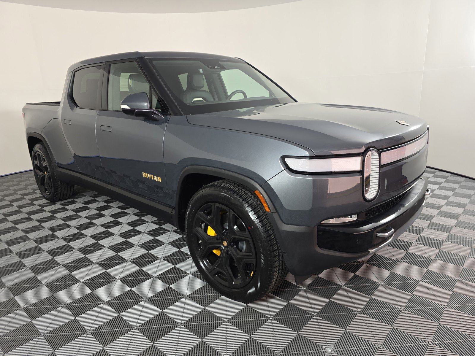 Used 2023 Rivian R1T Adventure AWD/4WD image 7