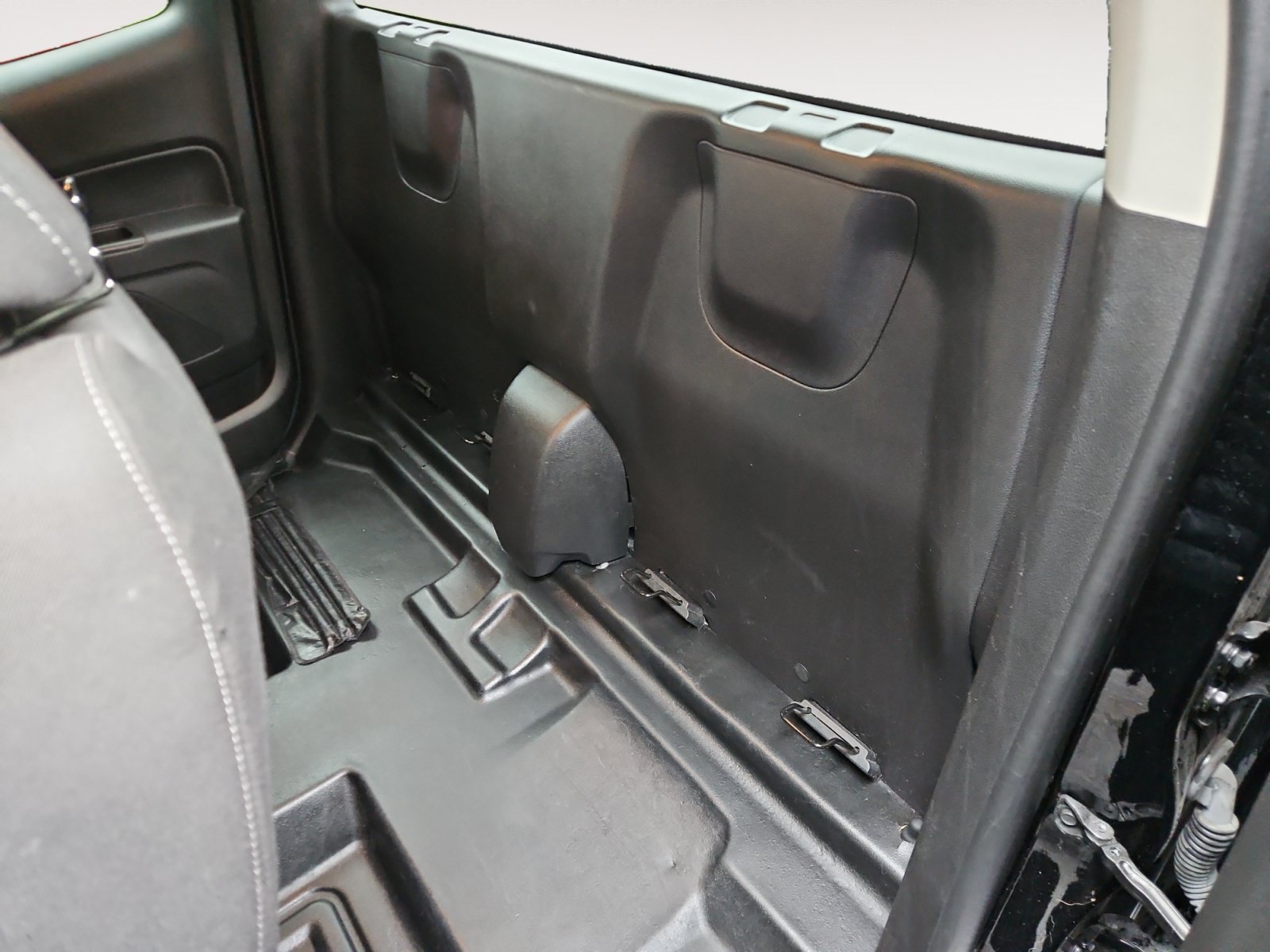 Used 2021 Chevrolet Colorado LT w/ Fleet Safety Package RWD image 14
