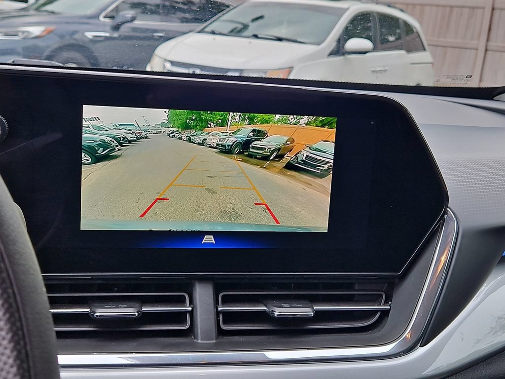 Used 2025 Chevrolet Trax LT FWD image 32