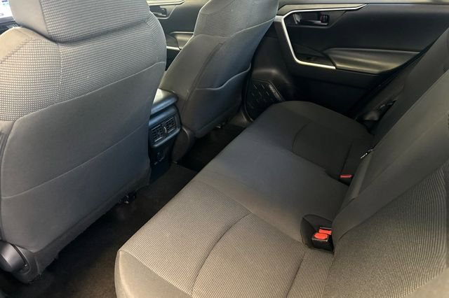 Used 2023 Toyota RAV4 LE AWD/4WD image 16