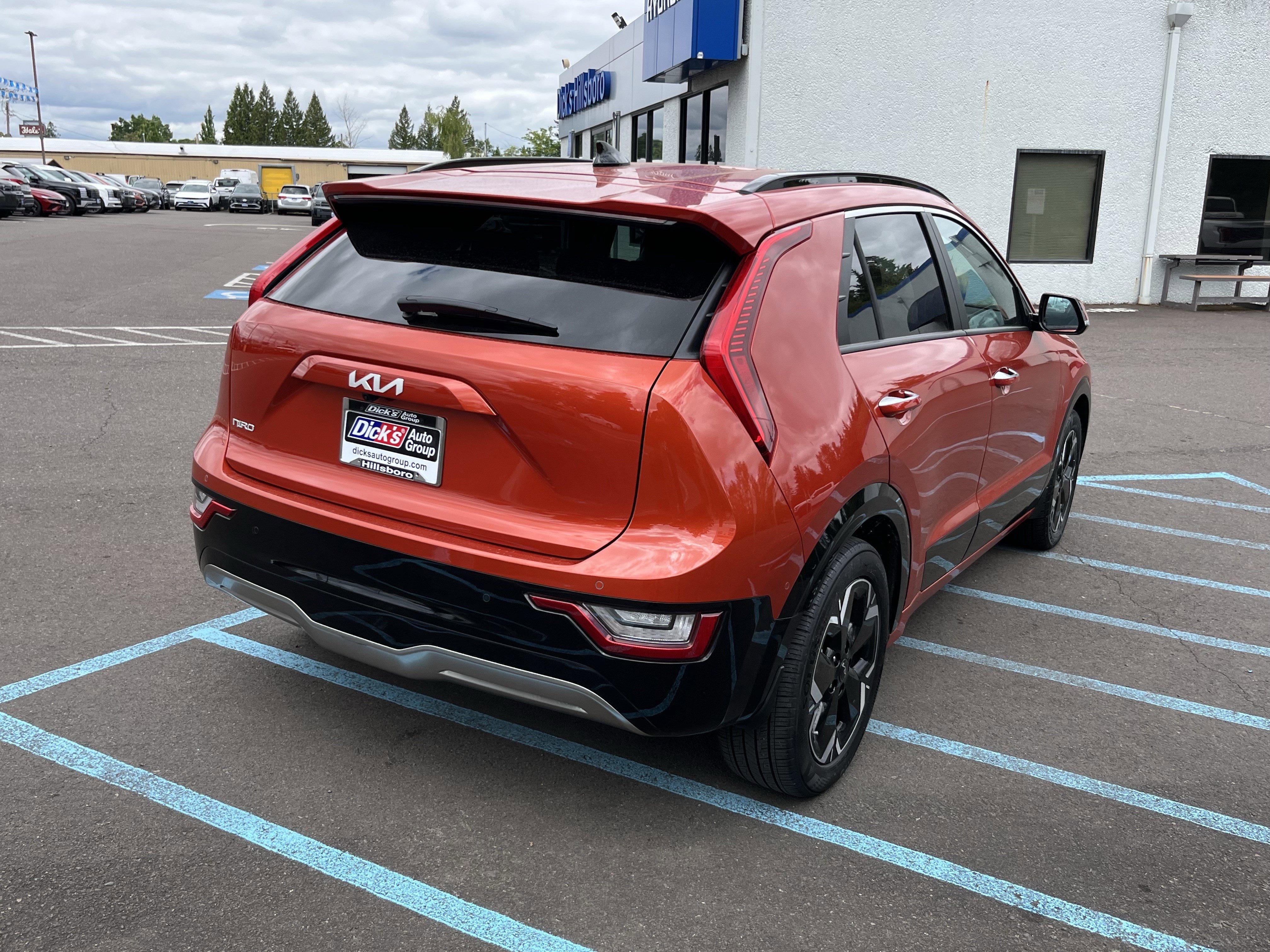Used 2023 Kia Niro Wave w/ Wave Preserve Package FWD image 5