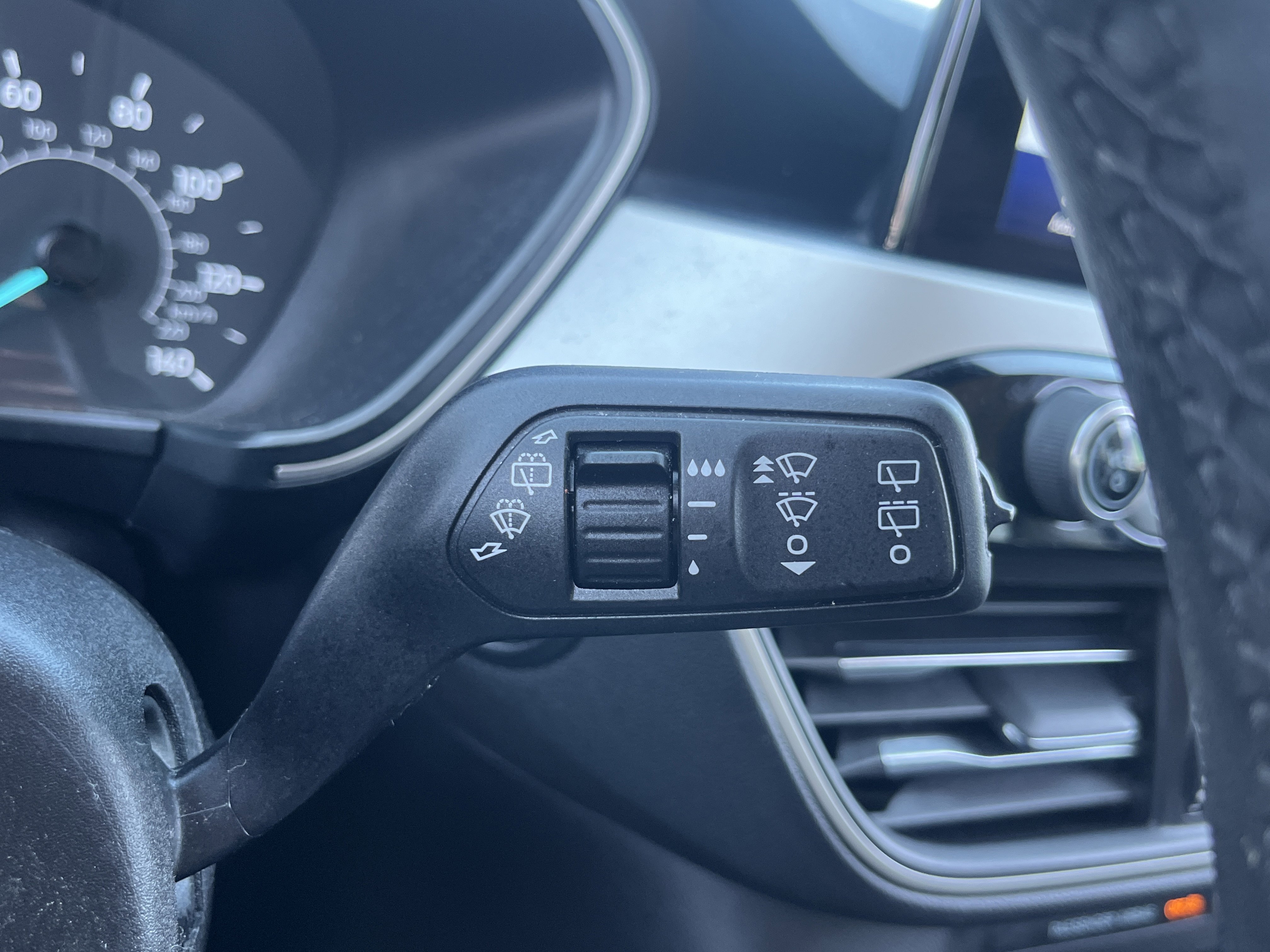 Used 2022 Ford Escape SE w/ Convenience Package image 22