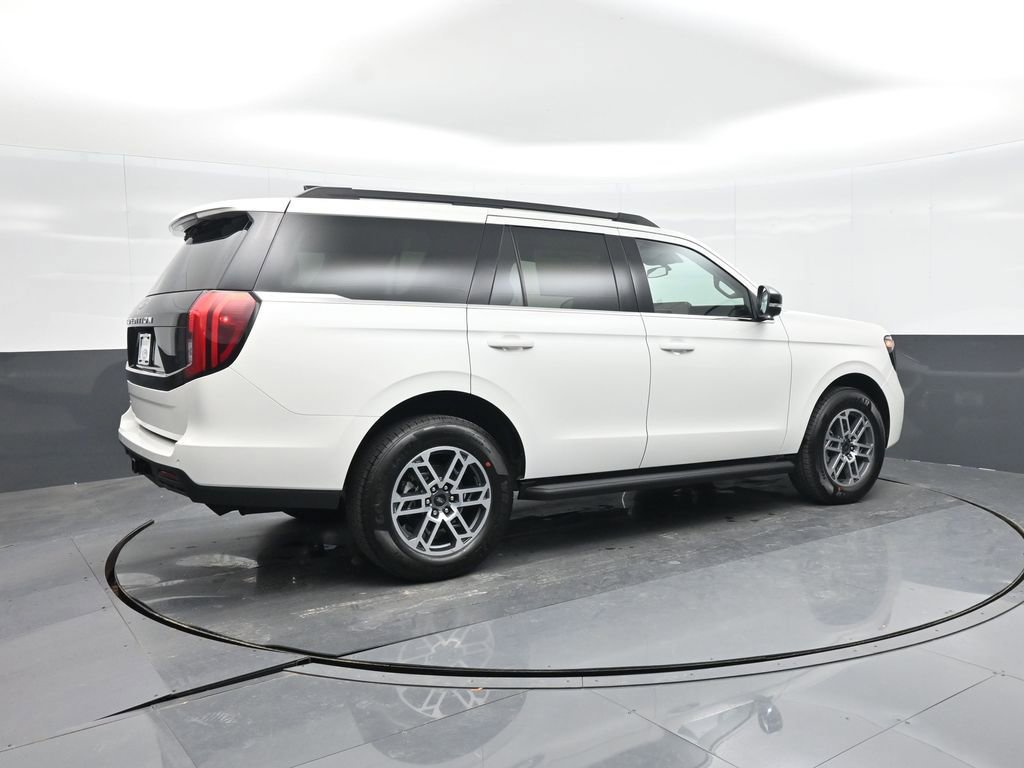 New 2026 Ford Expedition Active image 9