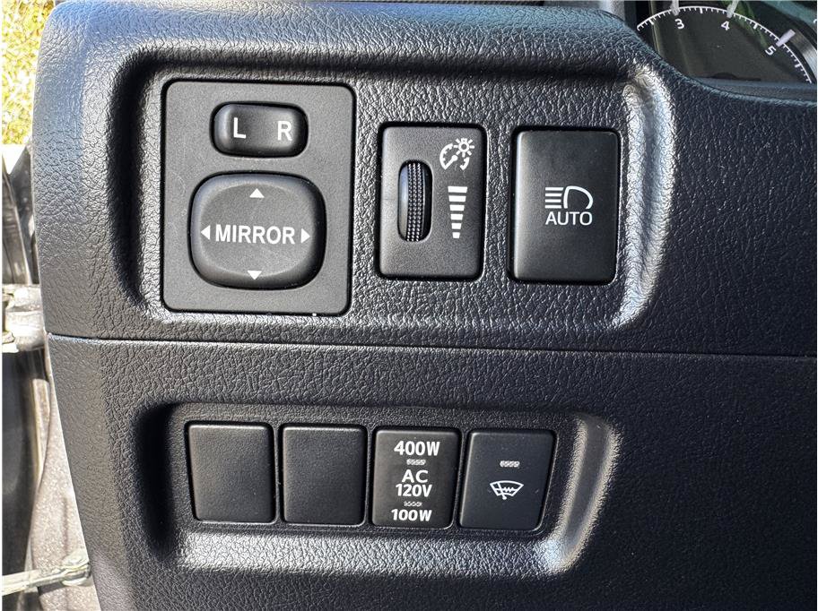 Used 2022 Toyota 4Runner SR5 Premium w/ Moonroof Package AWD/4WD image 28