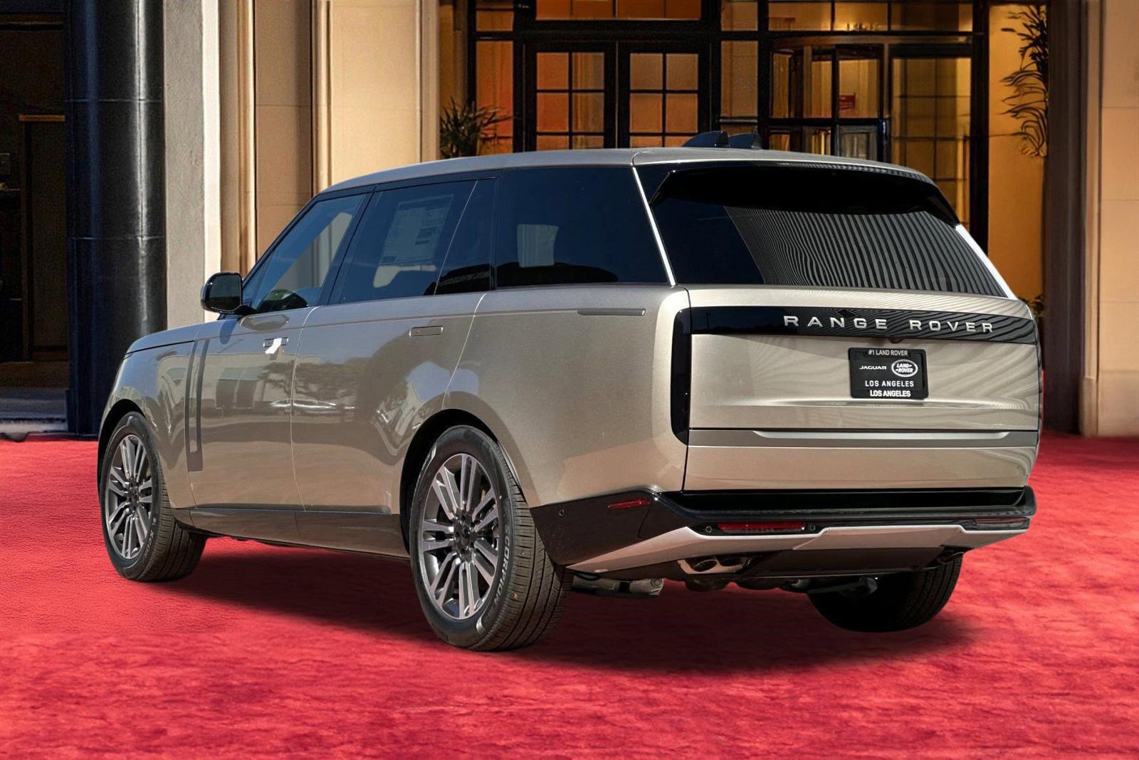 New 2026 Land Rover Range Rover Long Wheelbase SE AWD/4WD image 3