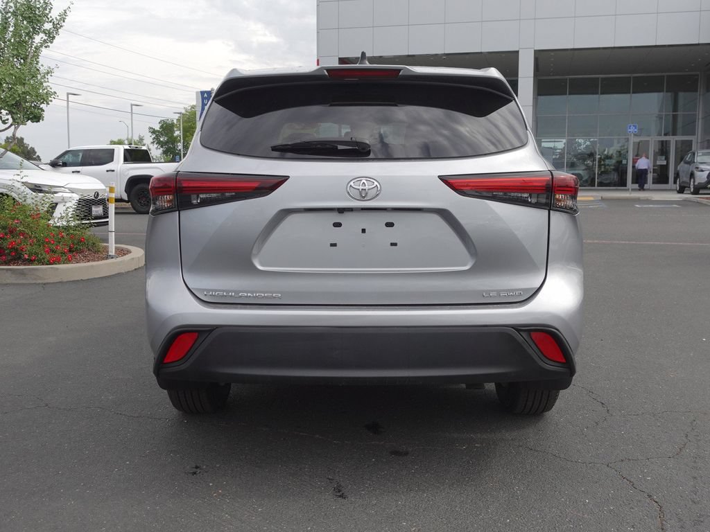 Certified 2024 Toyota Highlander LE AWD/4WD image 5