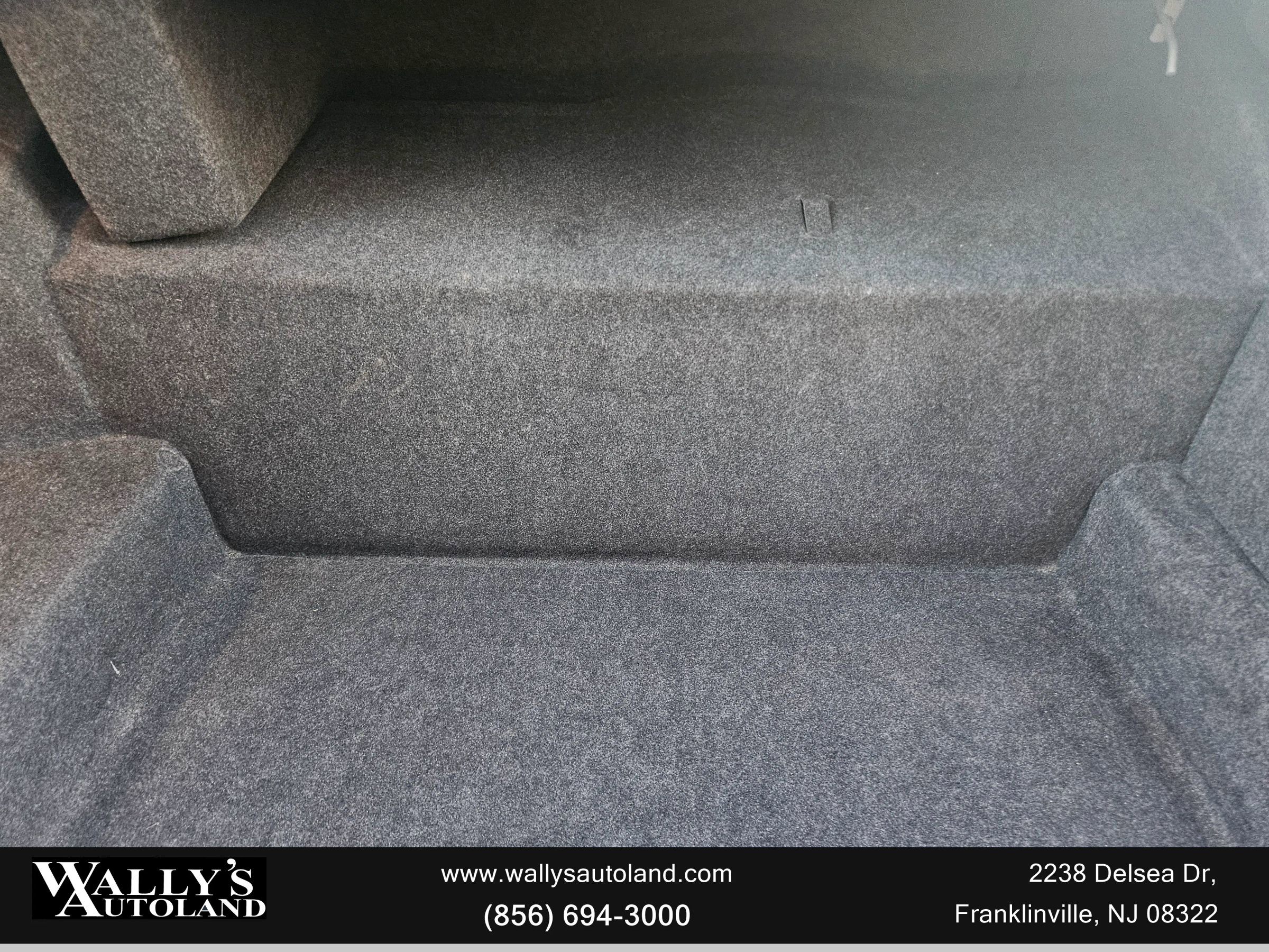 Used 2009 Lincoln Town Car Signature Limited image 30