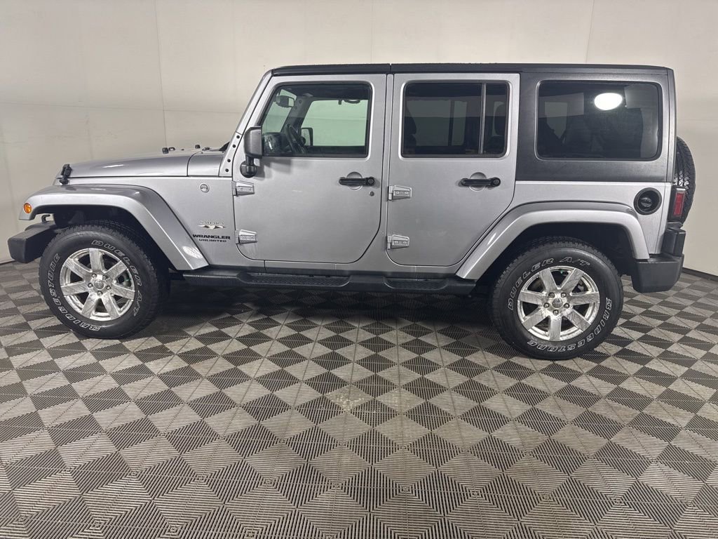 Used 2017 Jeep Wrangler Unlimited Sahara w/ Dual Top Group image 6