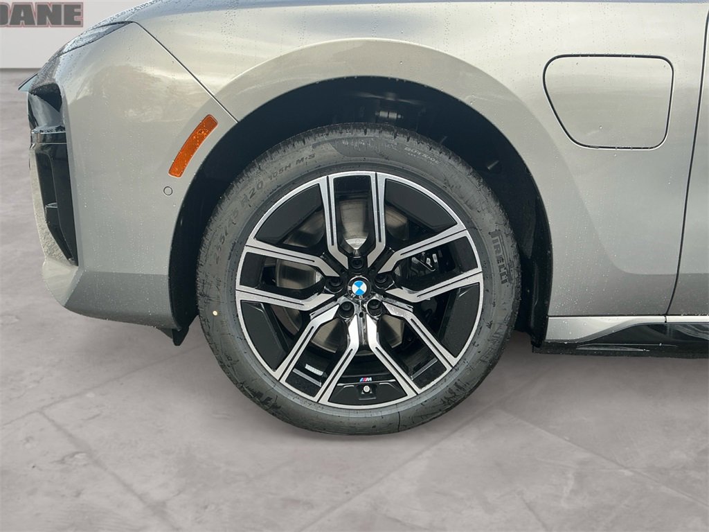 New 2026 BMW 750e xDrive image 14