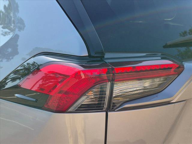 Used 2020 Toyota RAV4 Limited FWD image 13