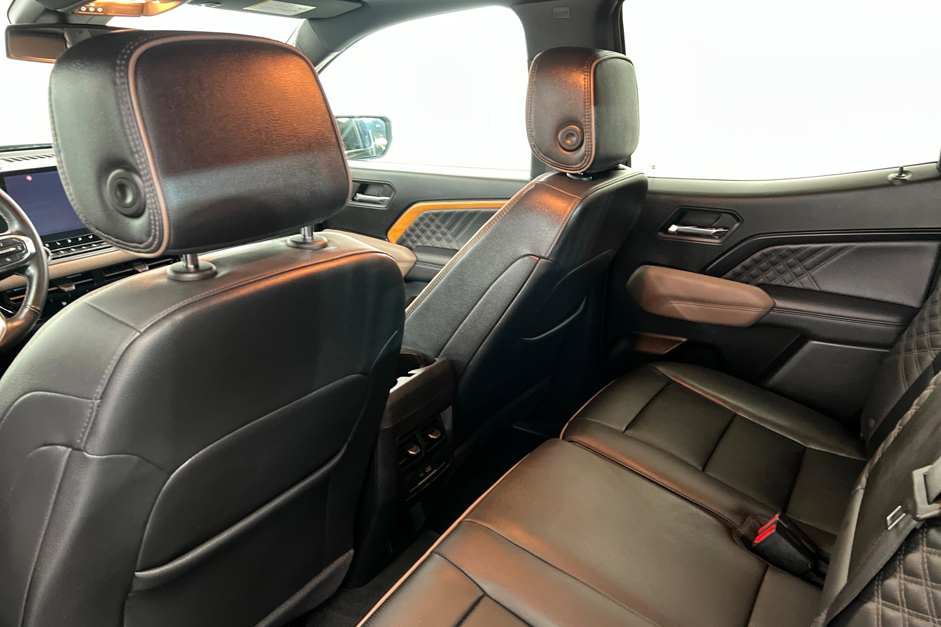 Used 2024 GMC Canyon Denali w/ LPO, Denali Black Edition AWD/4WD image 20