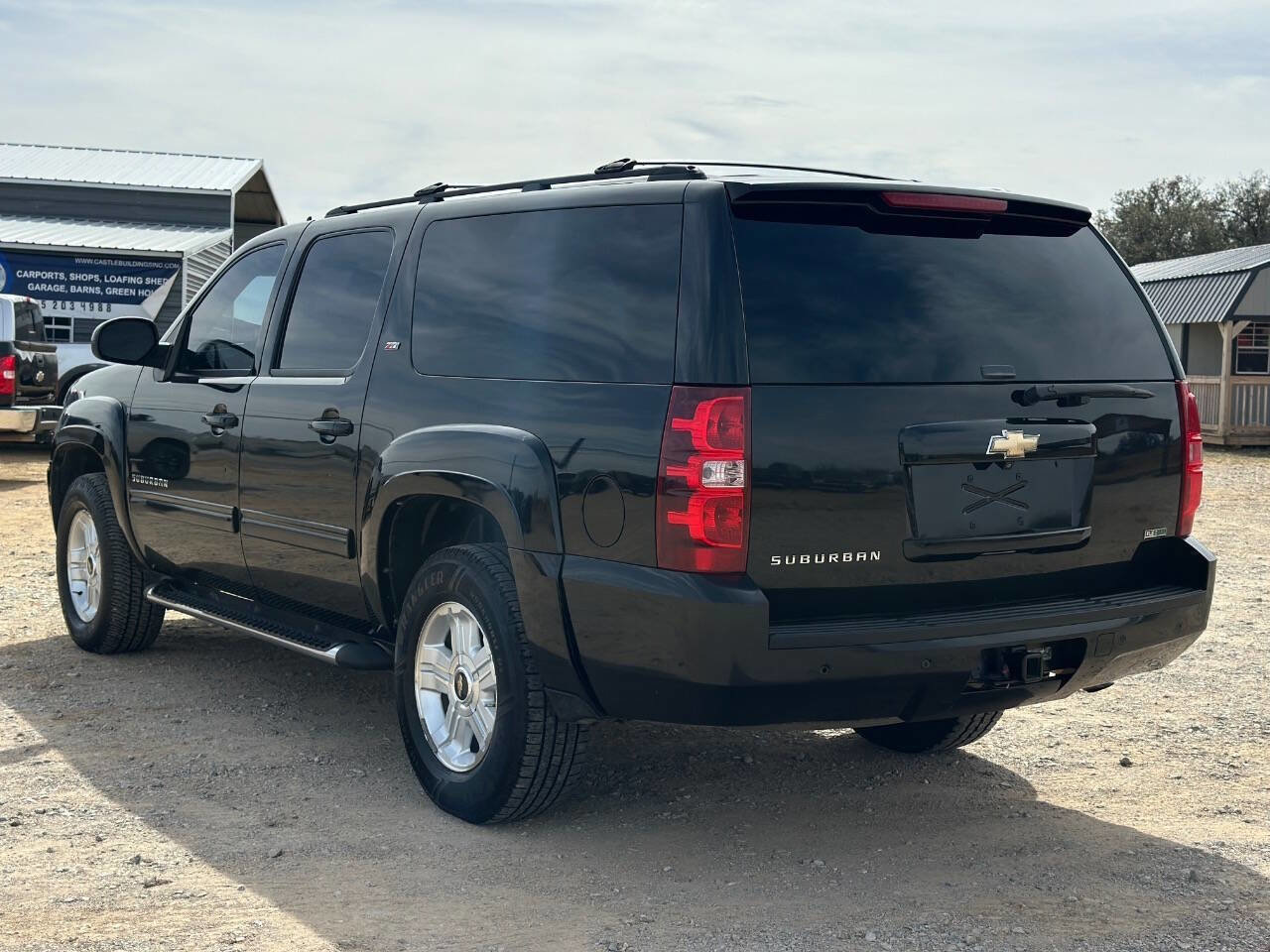 Used 2009 Chevrolet Suburban LT w/ Luxury Package image 4