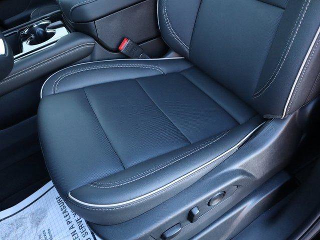 New 2025 GMC Yukon Elevation image 26