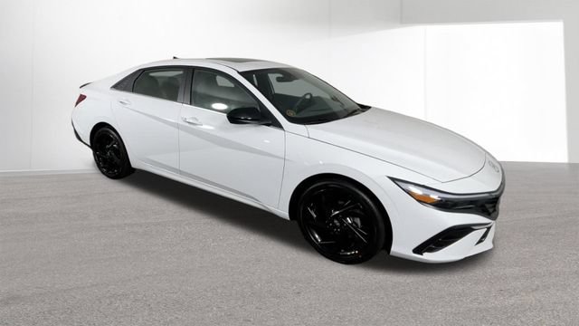 New 2026 Hyundai Elantra SEL Sport Premium FWD image 2