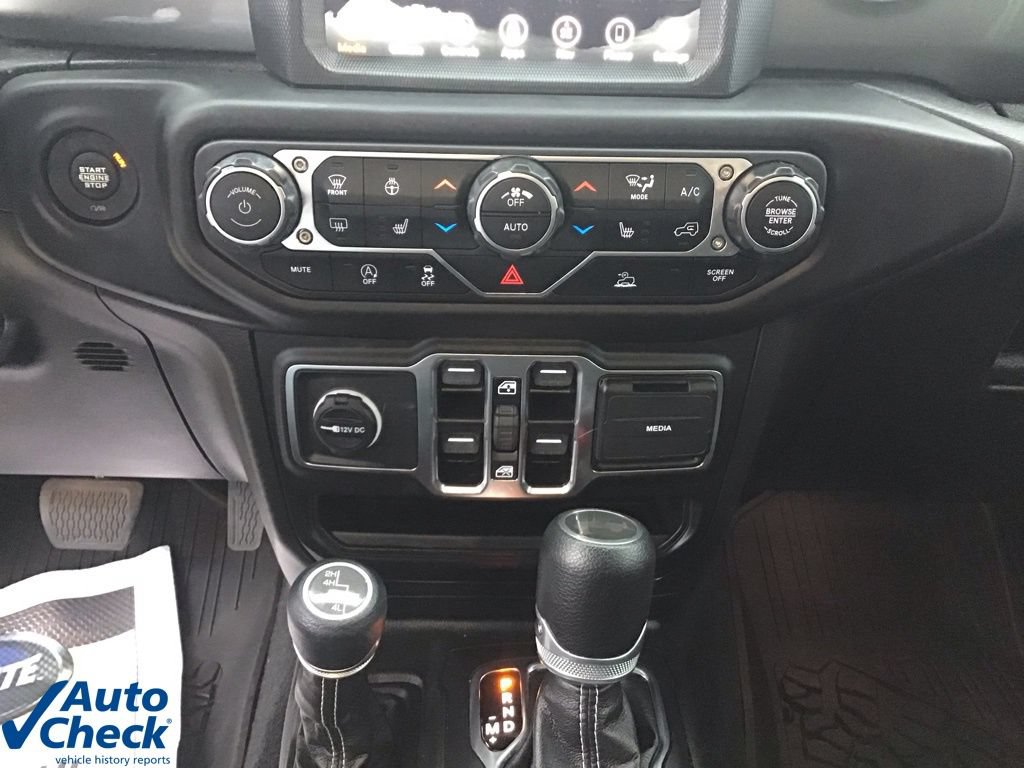 Used 2023 Jeep Wrangler Unlimited Sahara w/ Cold Weather Group AWD/4WD image 34