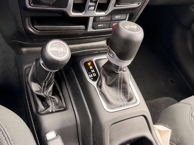 Used 2023 Jeep Wrangler Unlimited Sahara AWD/4WD image 24