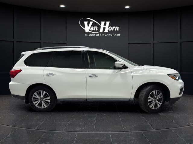 Used 2020 Nissan Pathfinder S FWD image 2