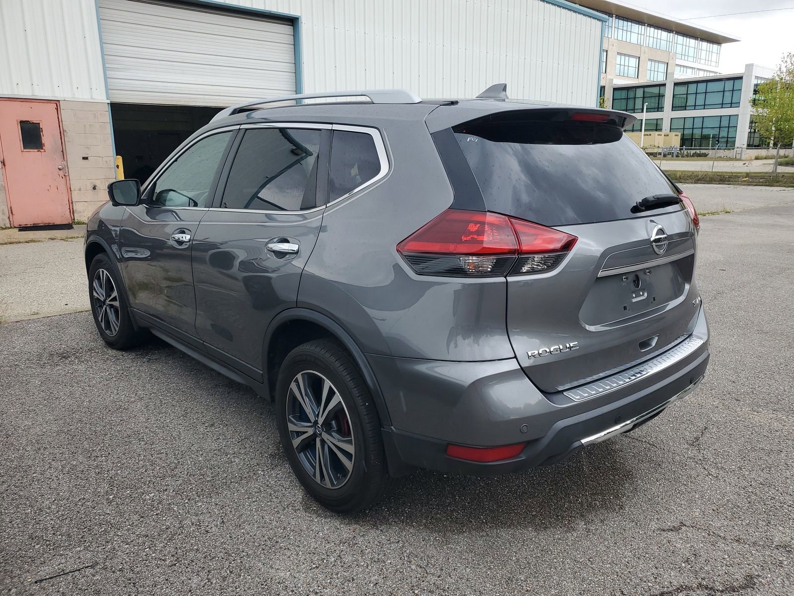 Used 2019 Nissan Rogue SV w/ Premium Package AWD/4WD image 3