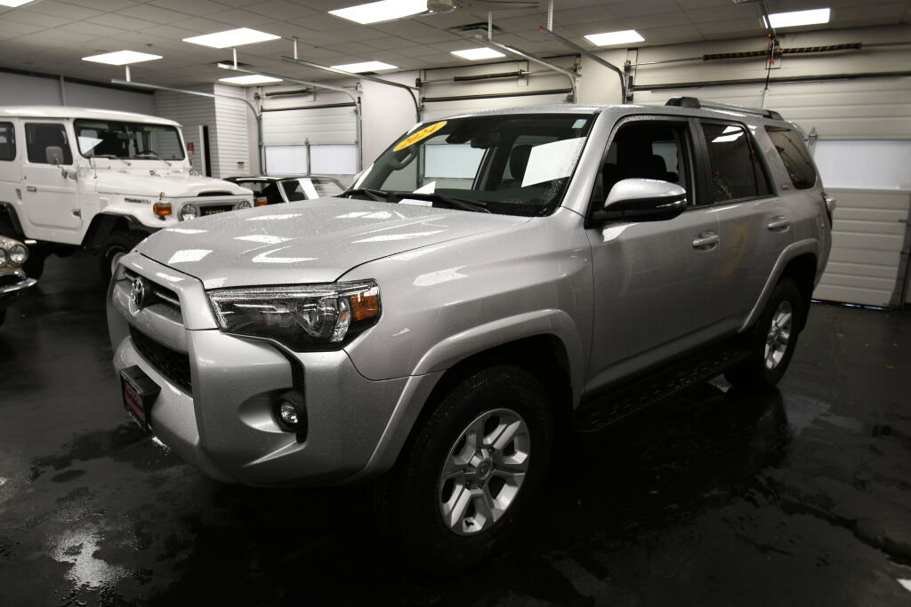 Certified 2024 Toyota 4Runner SR5 Premium image 3