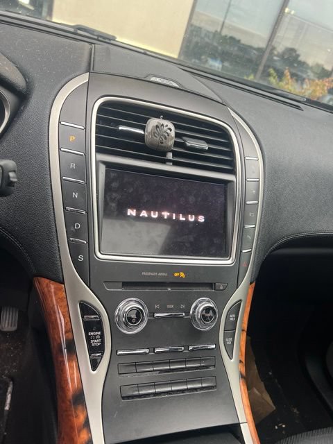 Used 2020 Lincoln Nautilus Reserve AWD/4WD image 9