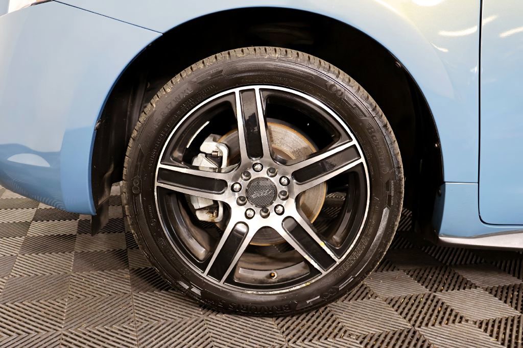 Used 2009 Pontiac Vibe AWD w/ Sun And Sound Package image 27