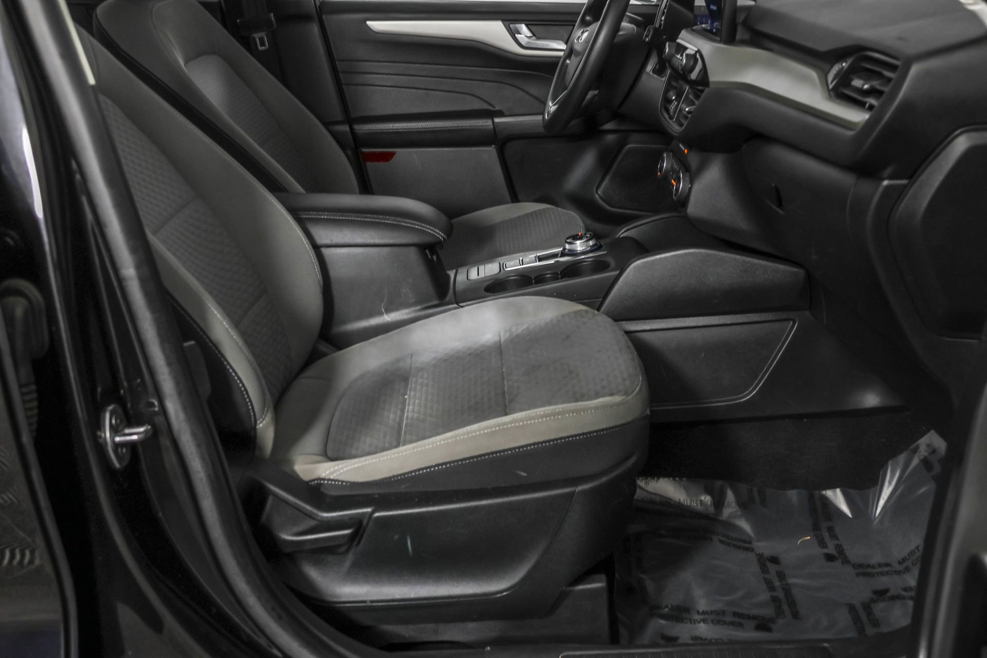 Used 2021 Ford Escape SE image 44