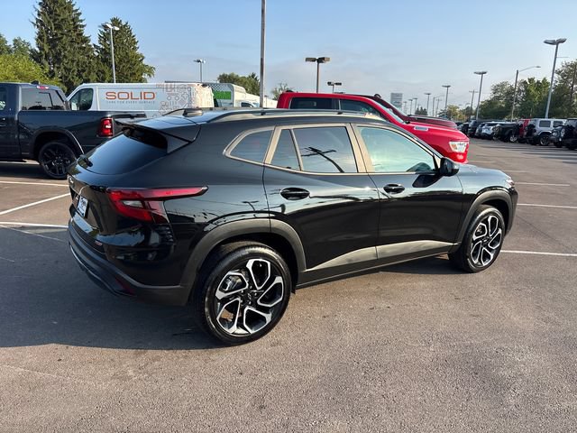 Used 2025 Chevrolet Trax RS w/ Driver Confidence Package FWD image 27