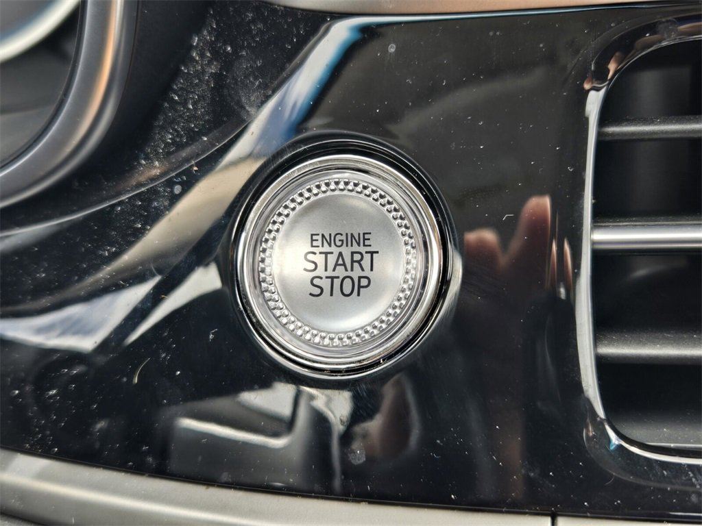 Certified 2025 Genesis G70 2.5T image 20