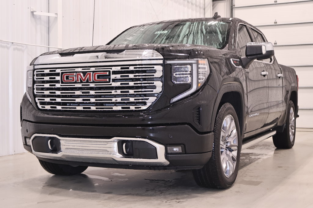 Used 2024 GMC Sierra 1500 Denali w/ Denali Reserve Package AWD/4WD image 6