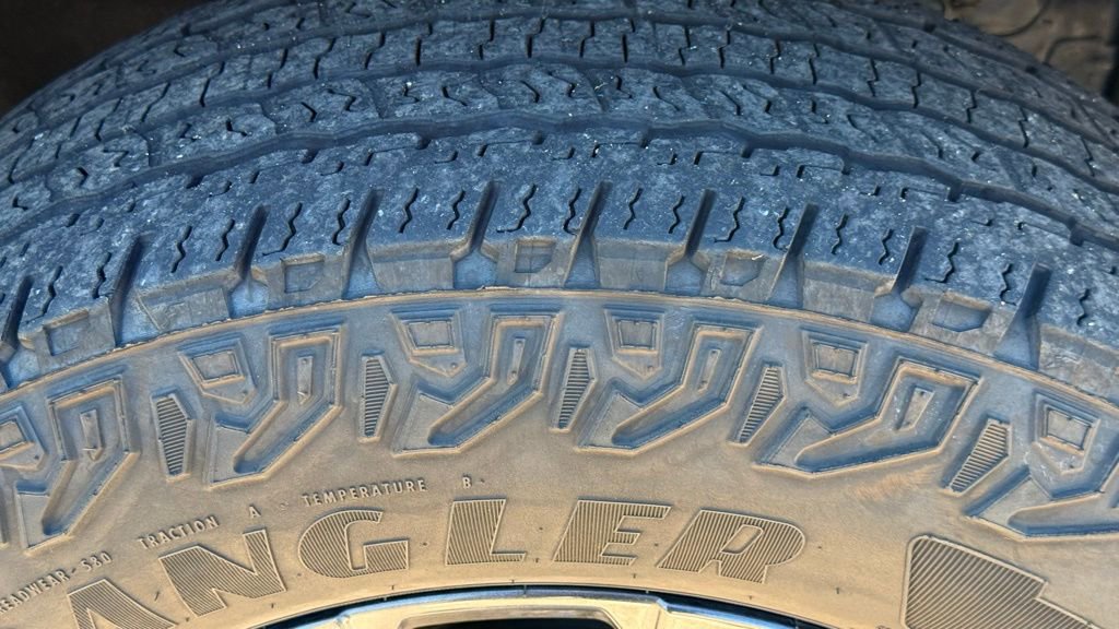 Used 2024 GMC Canyon Elevation w/ Convenience Package image 38