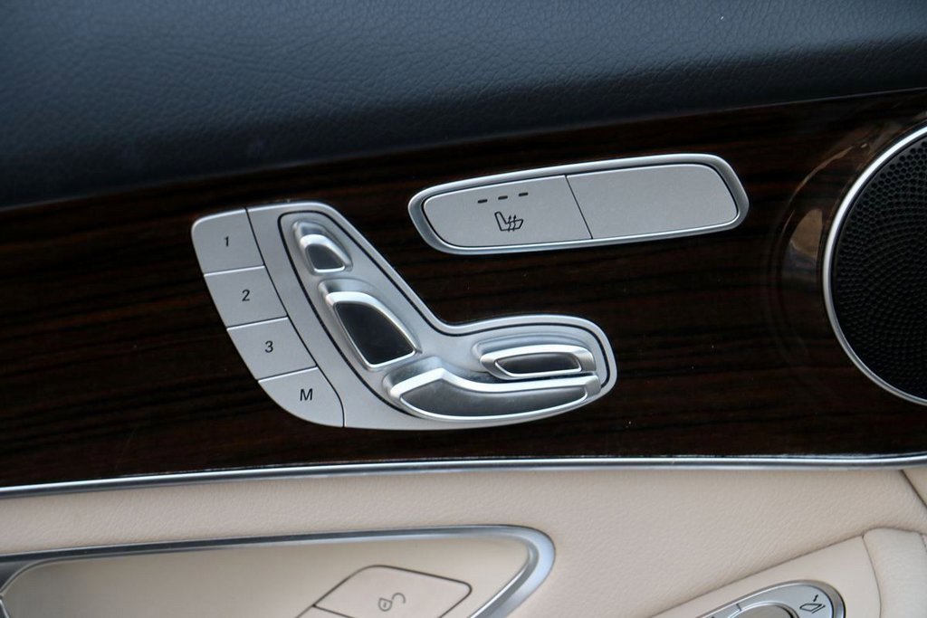 Used 2019 Mercedes-Benz GLC 300 4MATIC image 16