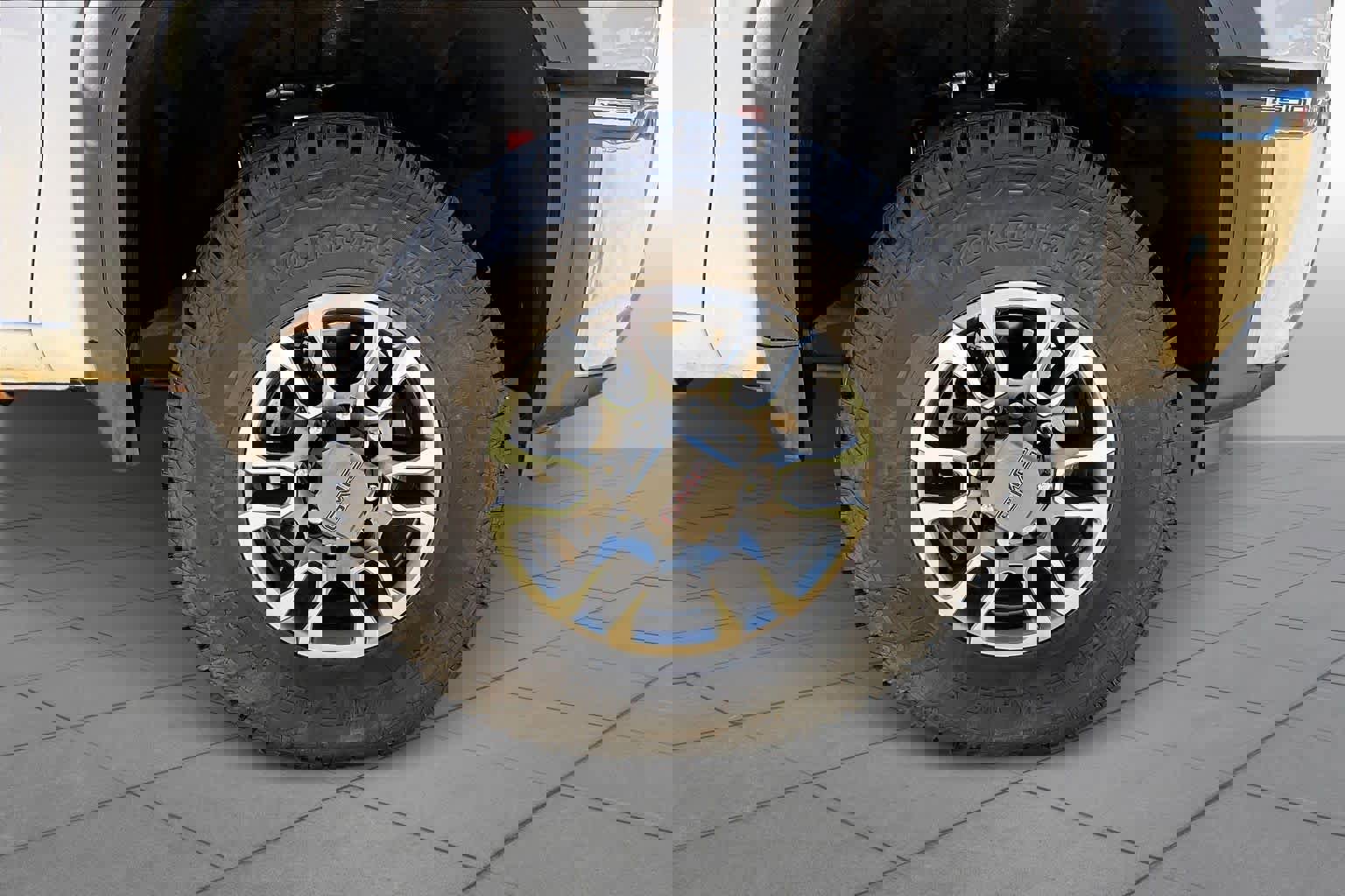 Used 2025 GMC Sierra 2500 SLE image 11