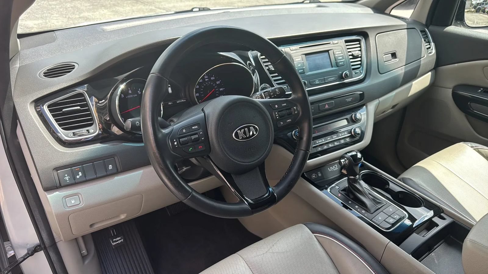 Used 2016 Kia Sedona EX FWD image 11