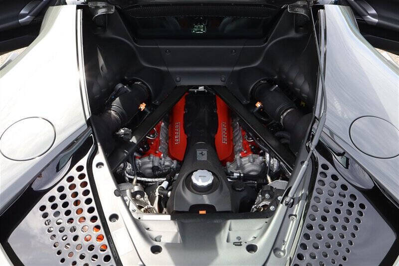 Used 2021 Ferrari SF90 Stradale AWD/4WD image 32