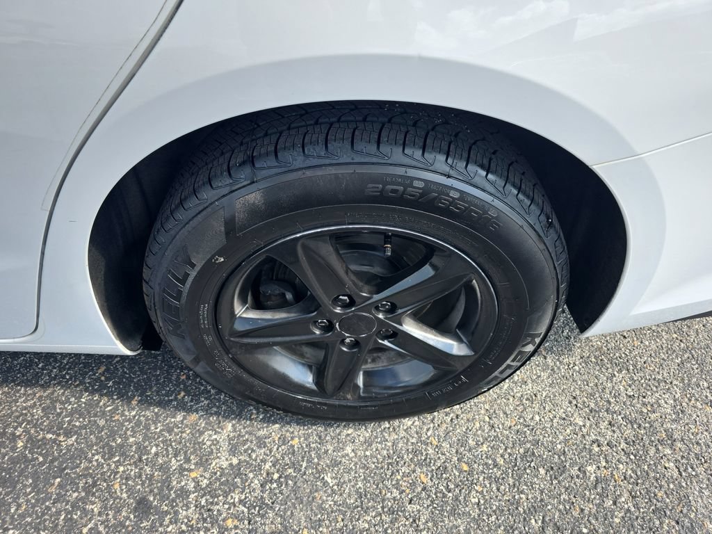 Used 2019 Chevrolet Malibu LS FWD image 12