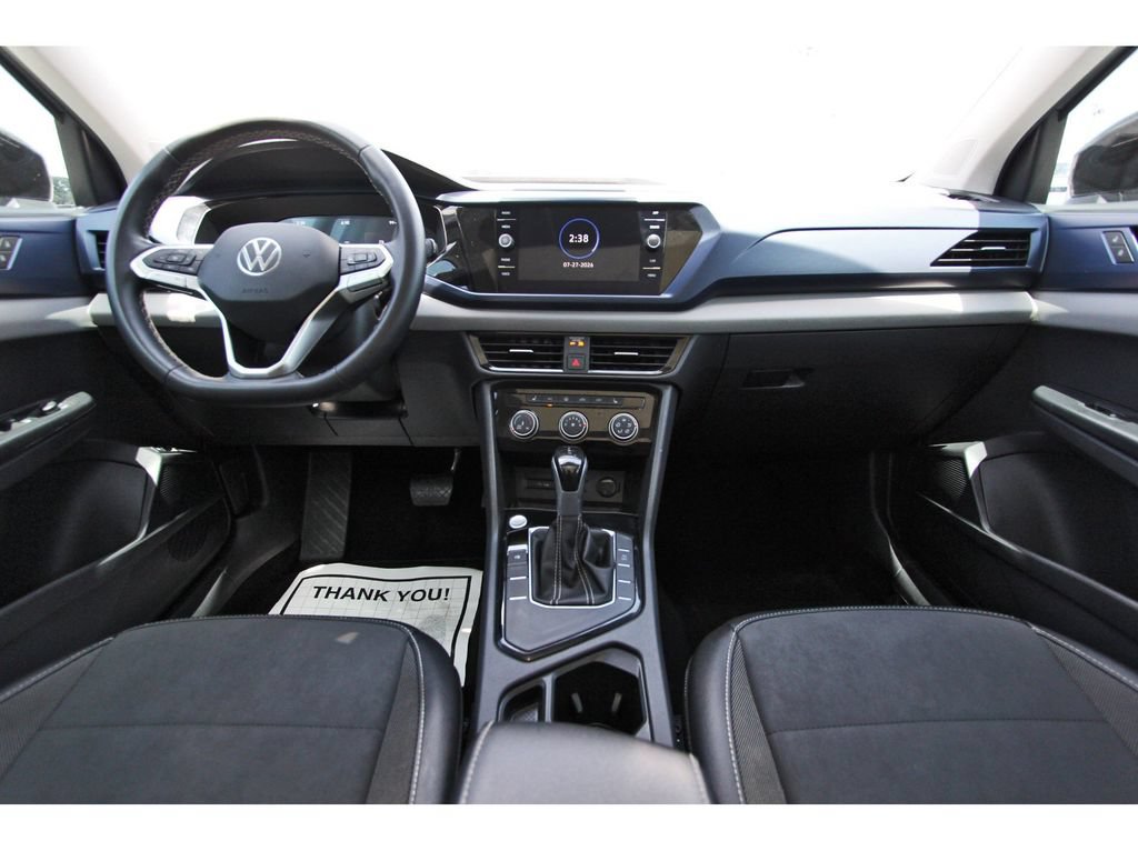 Used 2023 Volkswagen Taos SE w/ Panoramic Sunroof Package FWD image 10