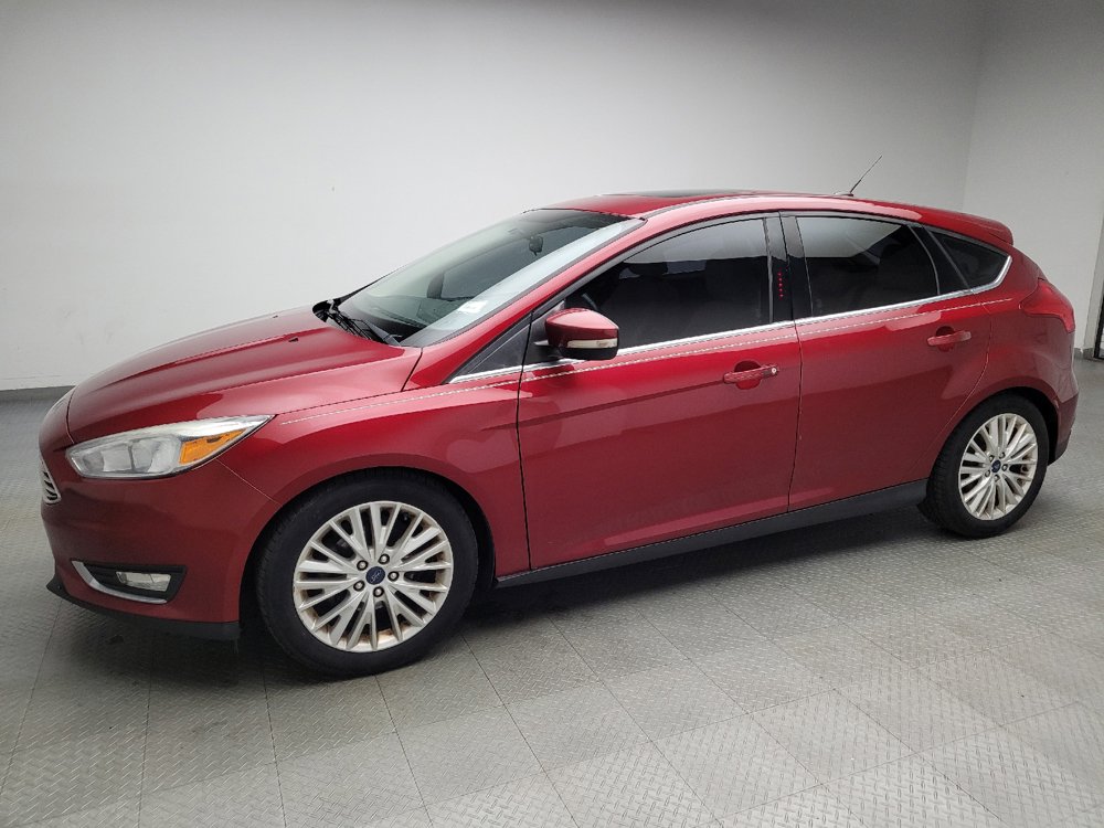 Used 2016 Ford Focus Titanium FWD image 2