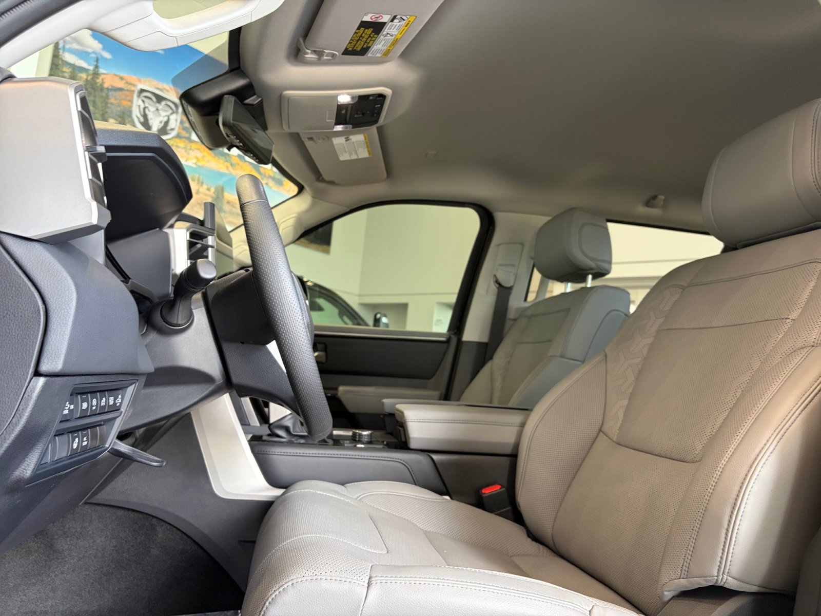 Used 2024 Toyota Tundra Limited AWD/4WD image 12
